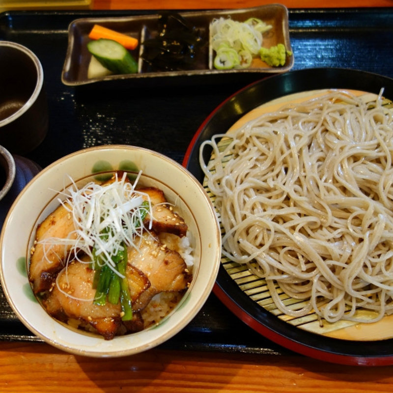 そばと焼豚丼のセット(くま権 （くまごん）)