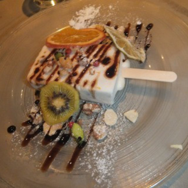 ドライフルーツとナッツのアイスクリームバー(クラフトマン横浜)