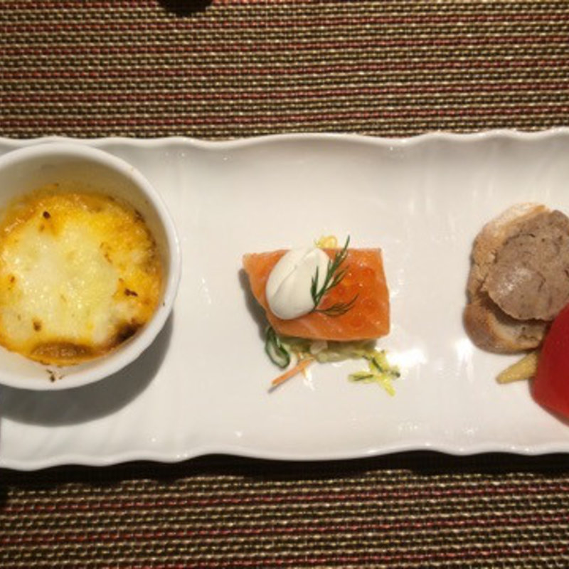 サーモンの冷製、色々なお肉(クラヤ カトウ （KURAYA KATO）)