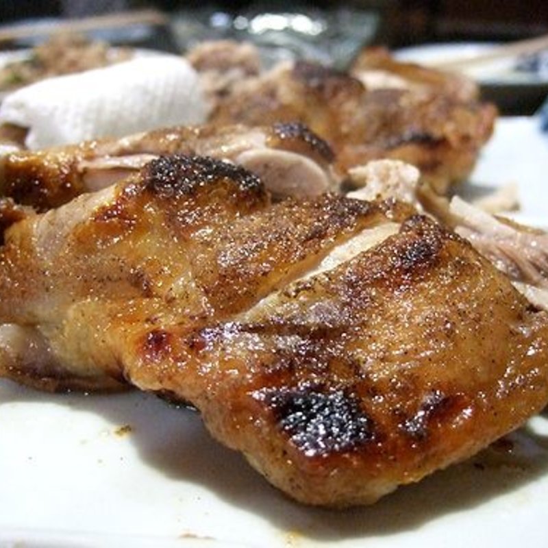 鶏もも焼き(もつ焼の くらり庵)