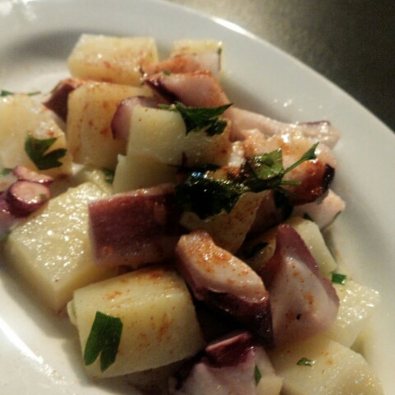 タコとジャガイモのガリシア風(grigio la tavola（グリージョ ラ ターヴォラ）)