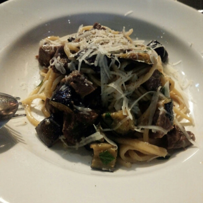 子牛と茄子のキターラ　ラグーソース(grigio la tavola（グリージョ ラ ターヴォラ）)