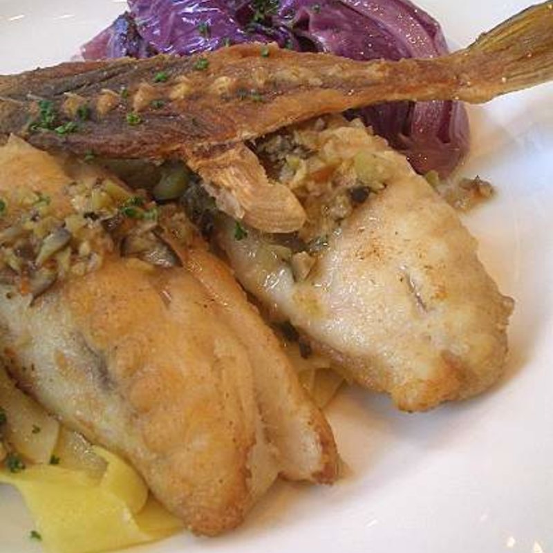 鮮魚のソテーをオリーブのソースで(カフェ＆レストラン グリーンハウス)