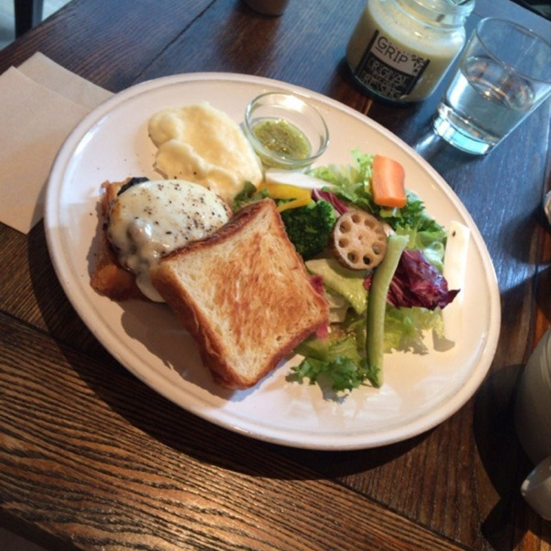 ホットデニッシュサンド(GRIP TAVERN)