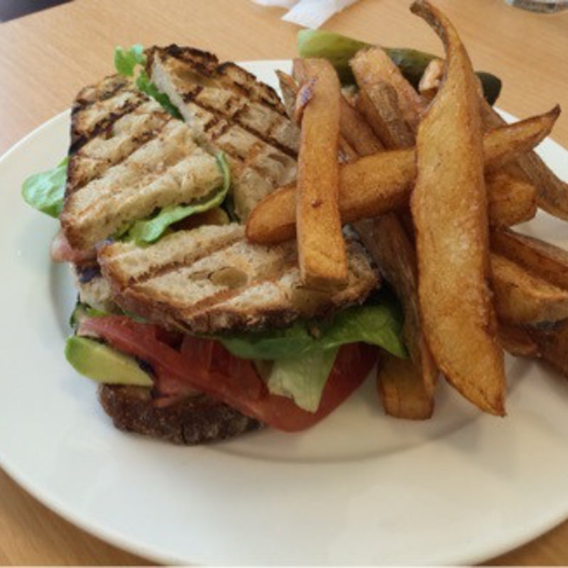 グリルチキンのサンドイッチ(クリントン・ストリート・ベイキング・カンパニー （CLINTON ST. BAKING COMPANY & RESTAURANT）)