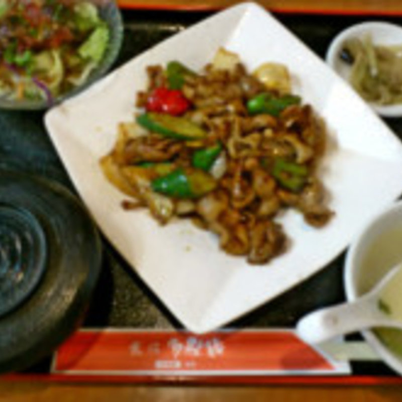 激辛ホルモン、野菜炒め(チャ～ボン多福楼 川崎本店)