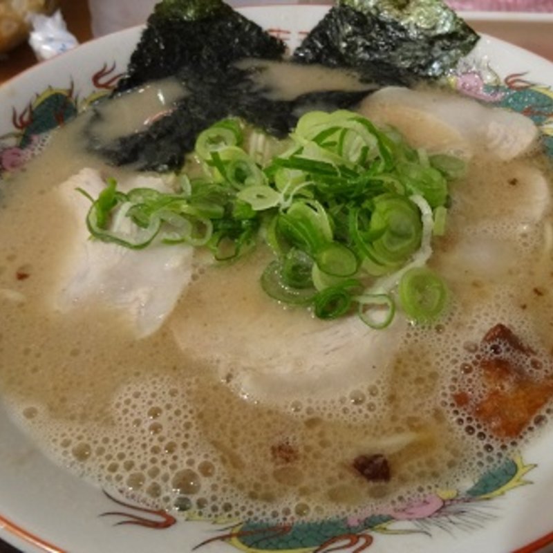 ラーメン並(豚骨ラーメン くるめや)