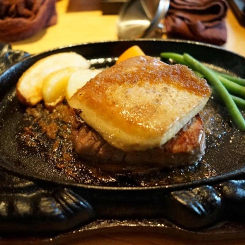 フォアグラのせステーキ(クローバー ボヌール （Cafe＆Restaurant Clover ボヌール）)