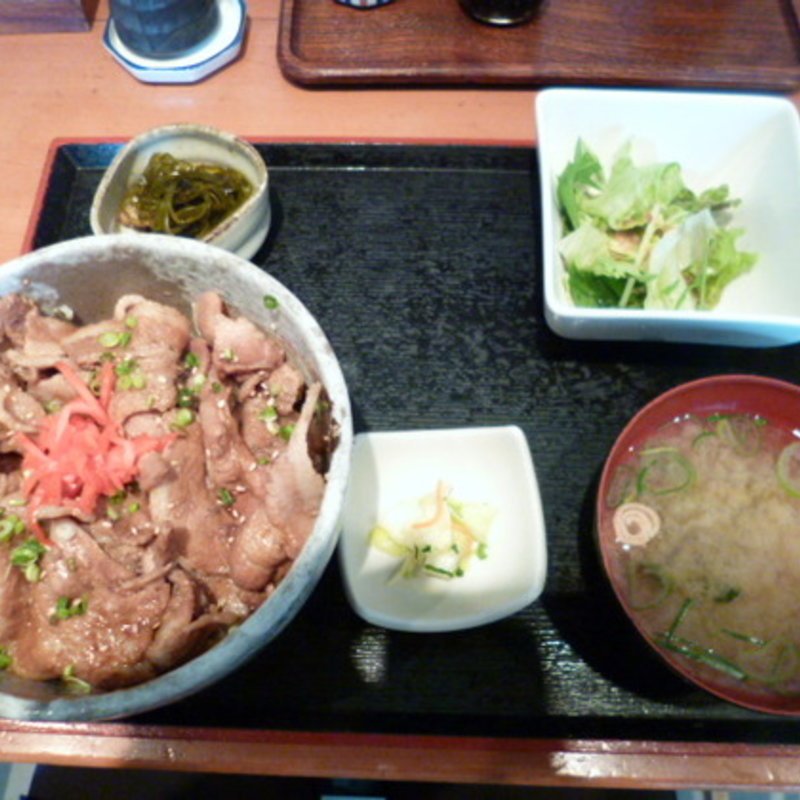 薩摩六白黒豚丼(くろぶた きよし )