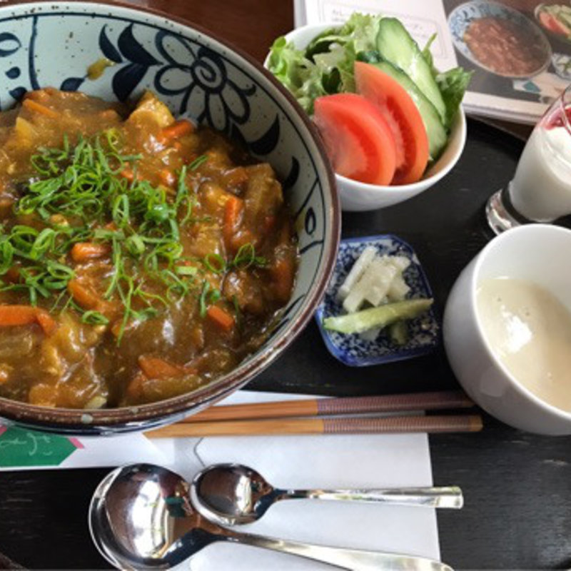 ｶﾚｰ丼(くわのみ)