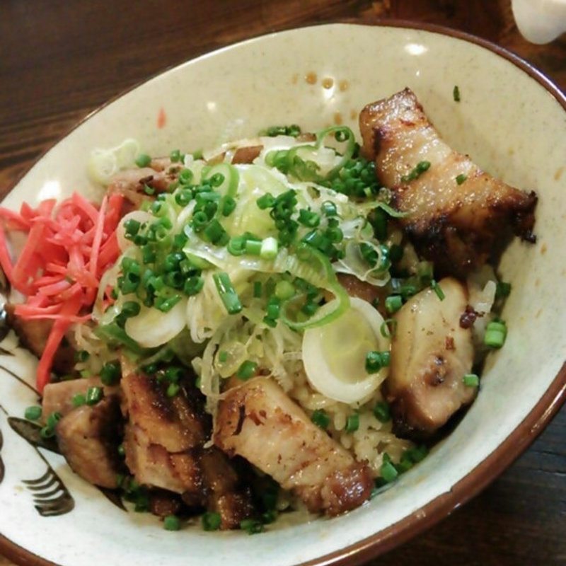 肉めし(くをん)