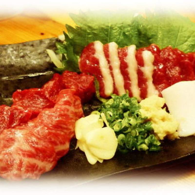 極上馬刺し盛り二人前(けとばし屋チャンピオン 福島本店)