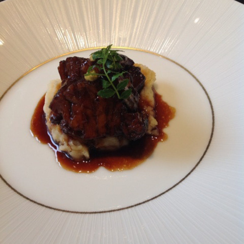 牛肉の煮込み(ケンゾー エステイト ワイナリー 広尾店)