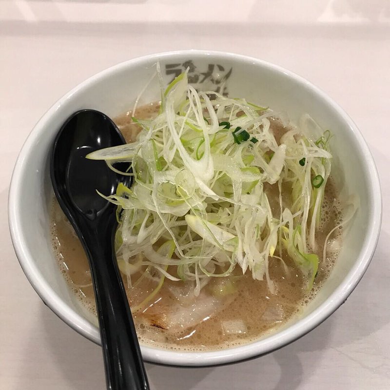 とんこつラーメン ネギ増(海鳴福岡空港店)