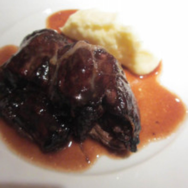 国産牛のしっぽの煮込み　 赤ワインソース(コートドール)