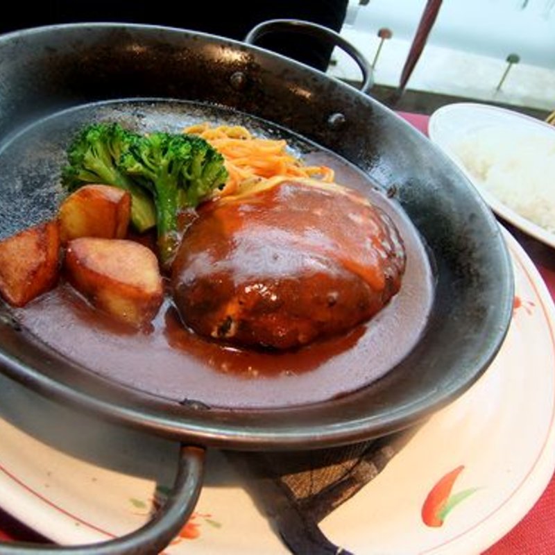 チーズインハンバーグ(コーヒーラウンジ セントラル )