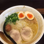 超濃厚白湯ラーメン味玉(コウノトリ)
