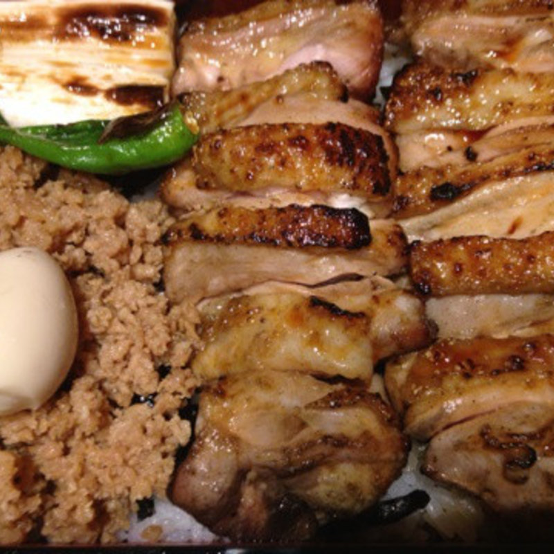 きじ重（焼鳥重）(こけ ぴよ)