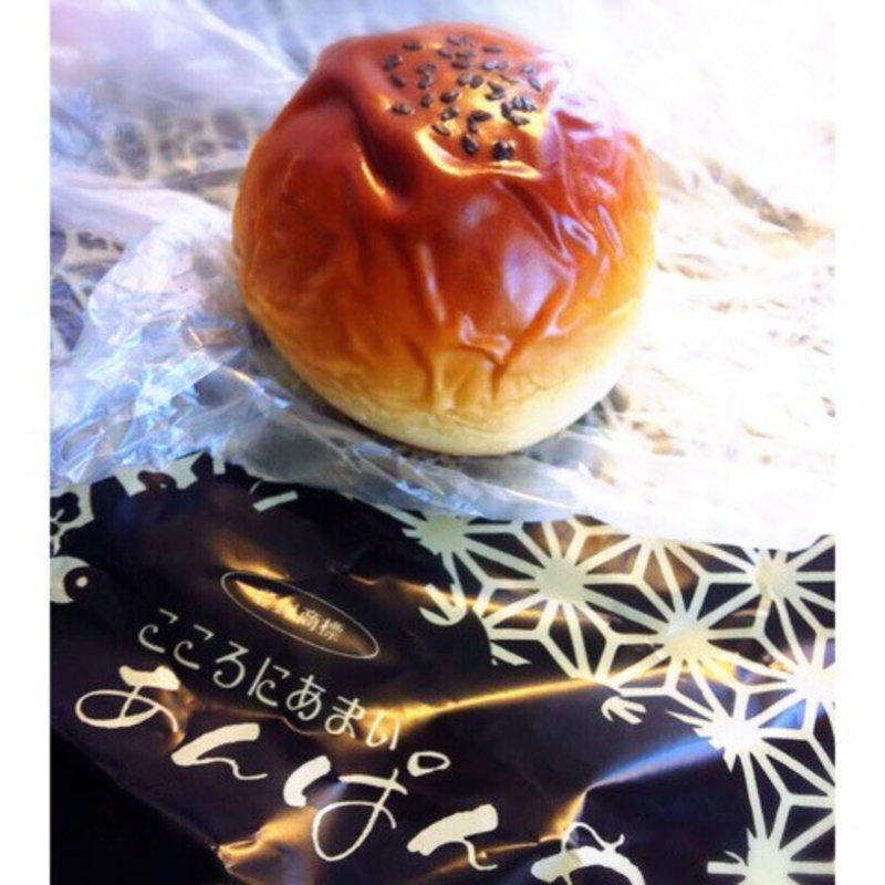 粒あん(こころにあまいあんぱんや 梅田店)