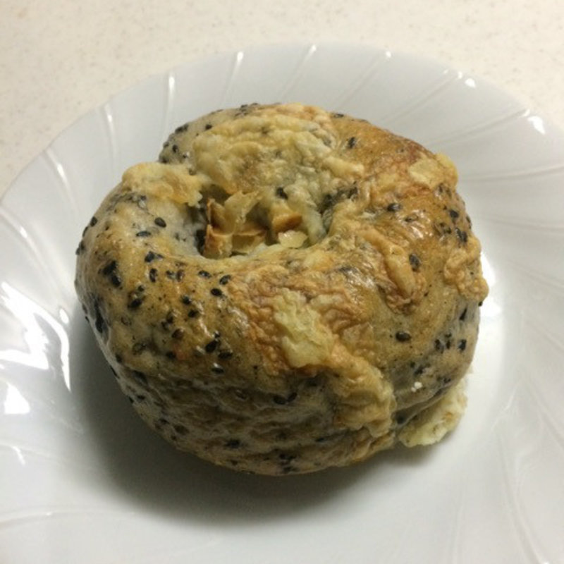 黒ごま贅沢チーズ(コハルベーグル)