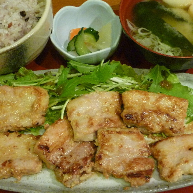 豚バラの厚切りみそ麹焼き定食(麹料理 ごはん)