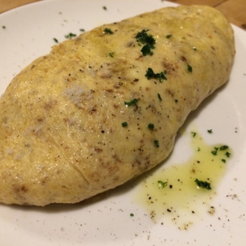 フォアグラとトリュフを使ったふわふわオムレツ(天満駅前 西洋酒場 ゴブ トレス)