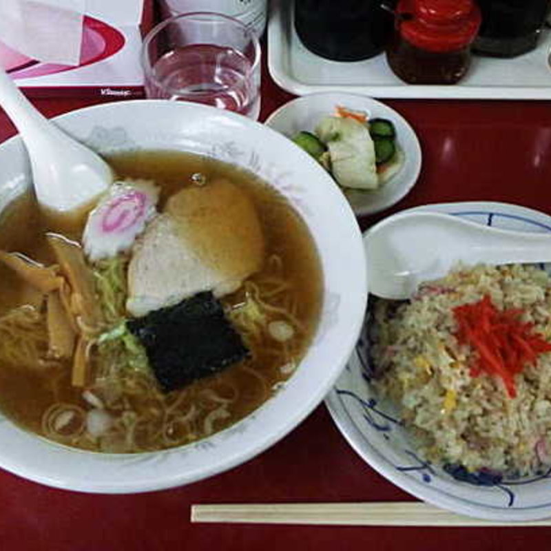 ラーメン半チャーハンセット(こまつや )