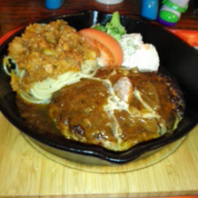 デミグラスハンバーグランチ(Komanechi)