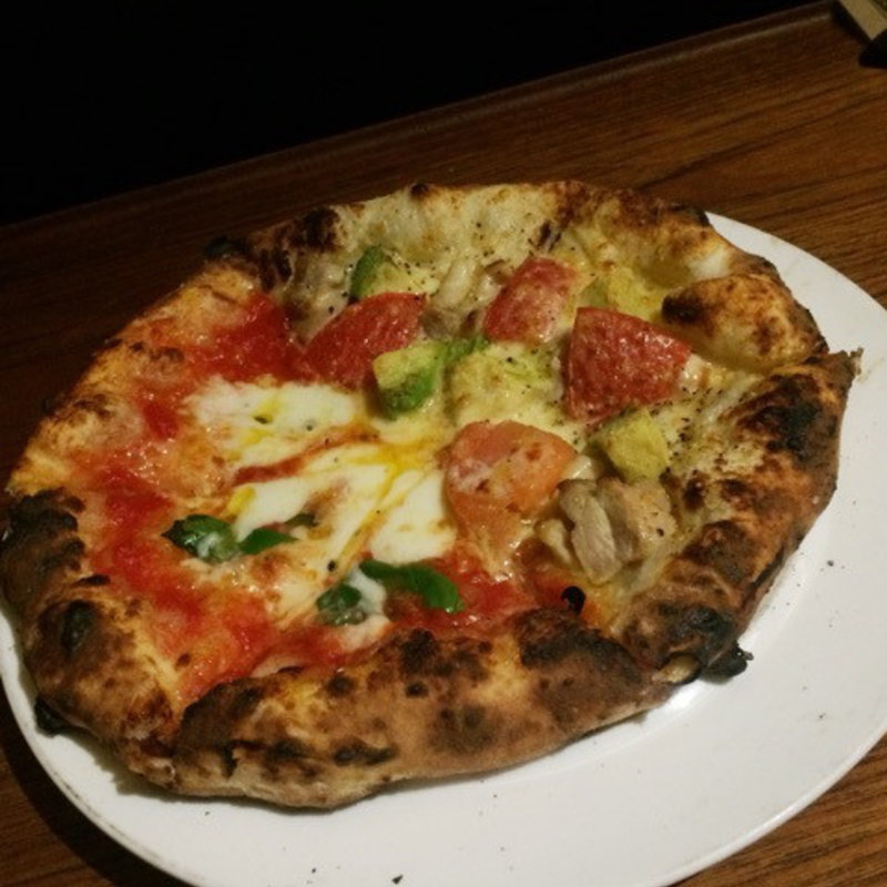 CAT(チキンとアボカドの特性ドレッシング)とマルゲリータ(コロピッテ （coro.pitte）)