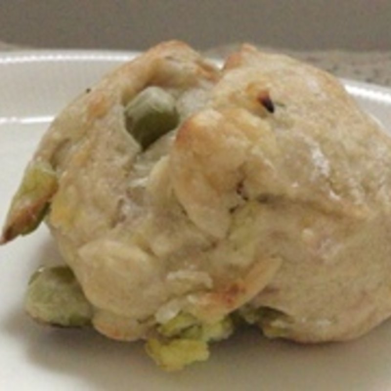 桜とうぐいす豆のプチパン(BOUL'ANGE 新宿サザンテラス店)