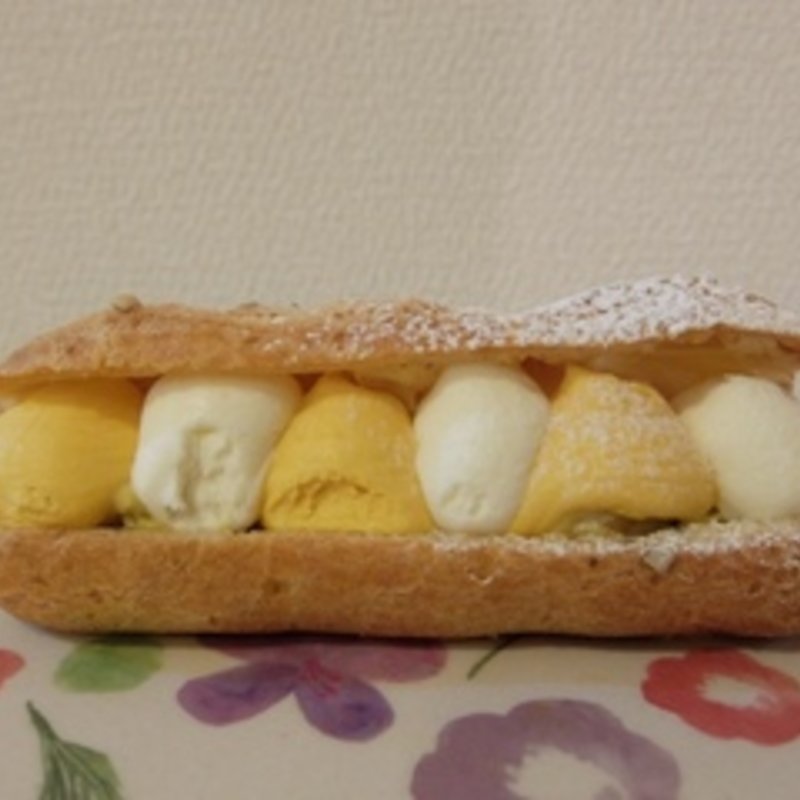 かぼちゃチーズクリームのエクレア(ゴントラン シェリエ 渋谷店 （GONTRAN CHERRIER）)