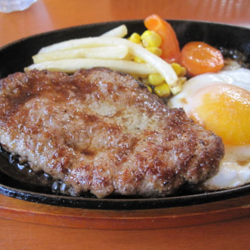 ハンバーグステーキ（和風ソース）　(サニイサイド)
