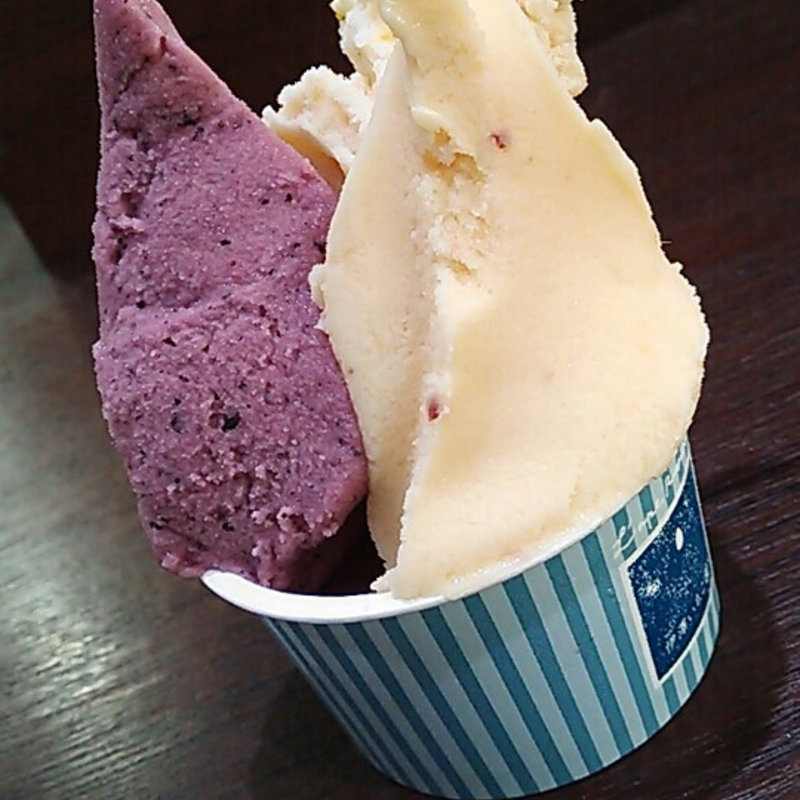 ブドウ＆白桃(ジェラテリア 伊澤いちご園 )