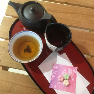 加賀棒茶 金沢菓子付き(野田屋茶店 )