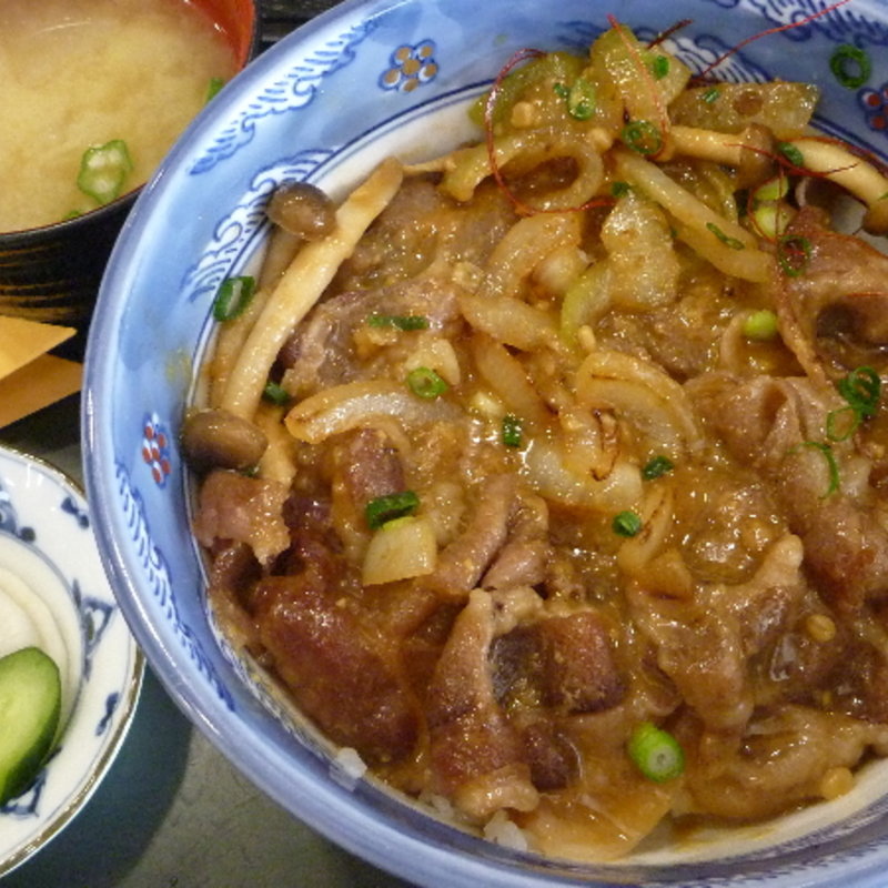 豚のみそバター丼(しゃぶしゃぶ すきやき くりりん)