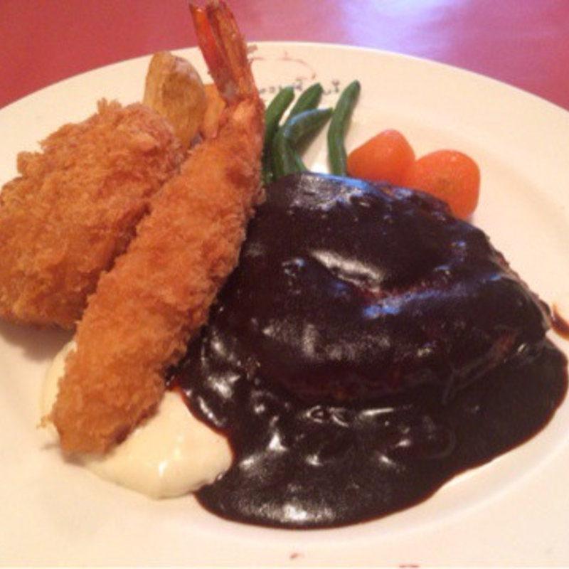 ハンバーグとエビフライと蟹コロッケのセット(シャポー・ルージュ)