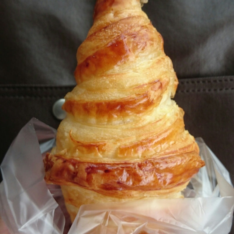 クロワッサン(ジョルノス （Giornos Bread & Deli）)