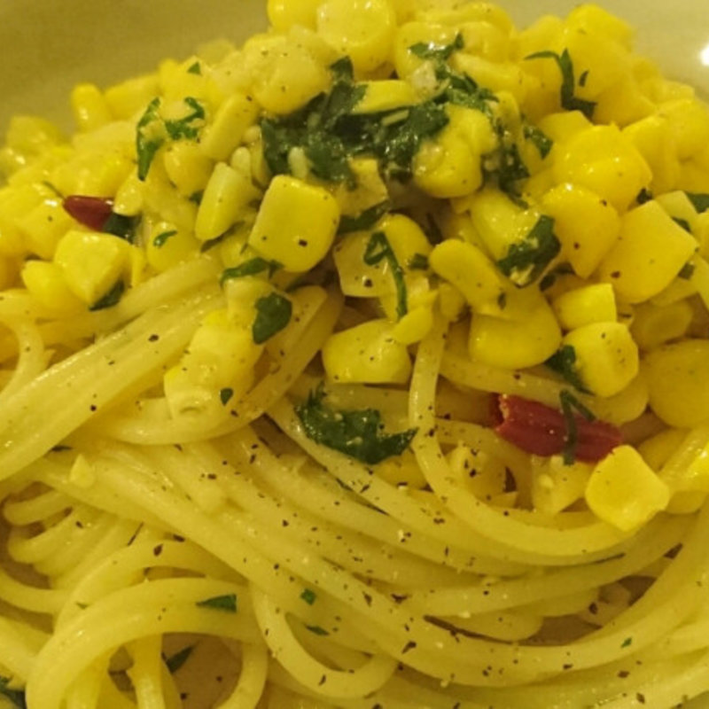 【海の幸たっぷりシーフードカレー (レギュラースープ・辛さ3)】＋【ブロッコリー】トッピング＆【十五穀米】(カレーショップ エス)