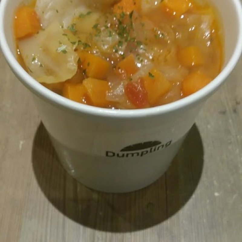 イタリア流トマトのミネストローネ餃子4つ(スープ餃子専門店 Dumpling 目黒店 )