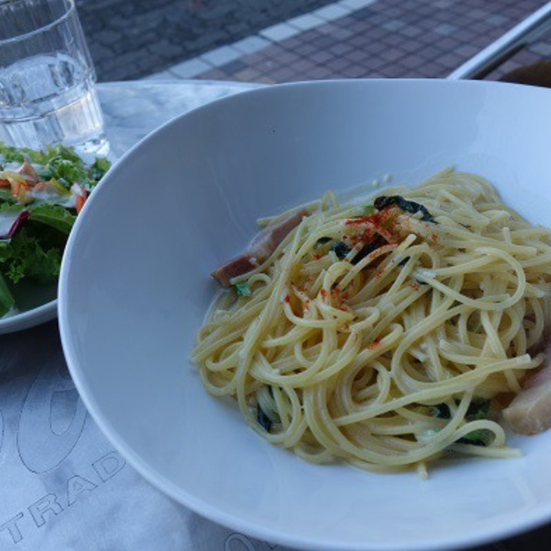 pasta lunch ベーコンとほうれん草のクリームパスタ（ミニサラダ付）(スカッシュブロッサム （SQUASH BLOSSOM）)