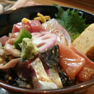 海鮮丼(すし処 寿楽)