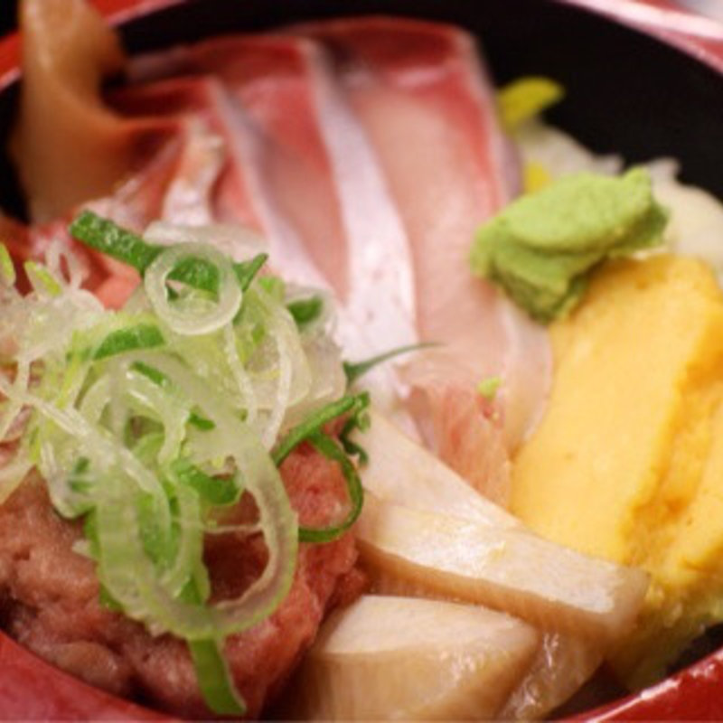 寒ブリ丼（味噌汁付き）(すし台所家 渋谷本店 )