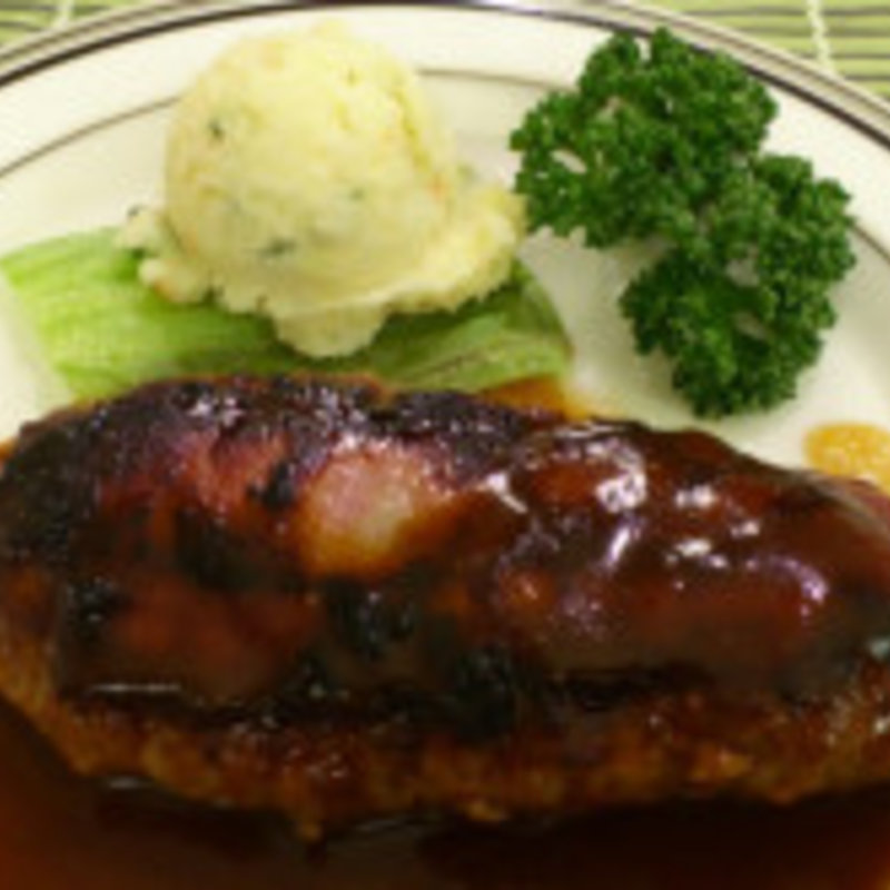 ハンバーグステーキ(ステーキアンドレストランカルネドール )