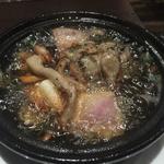 牡蠣のアヒージョ(熟成肉専門店 ステーキバルRYO GINZA （リョウ）)