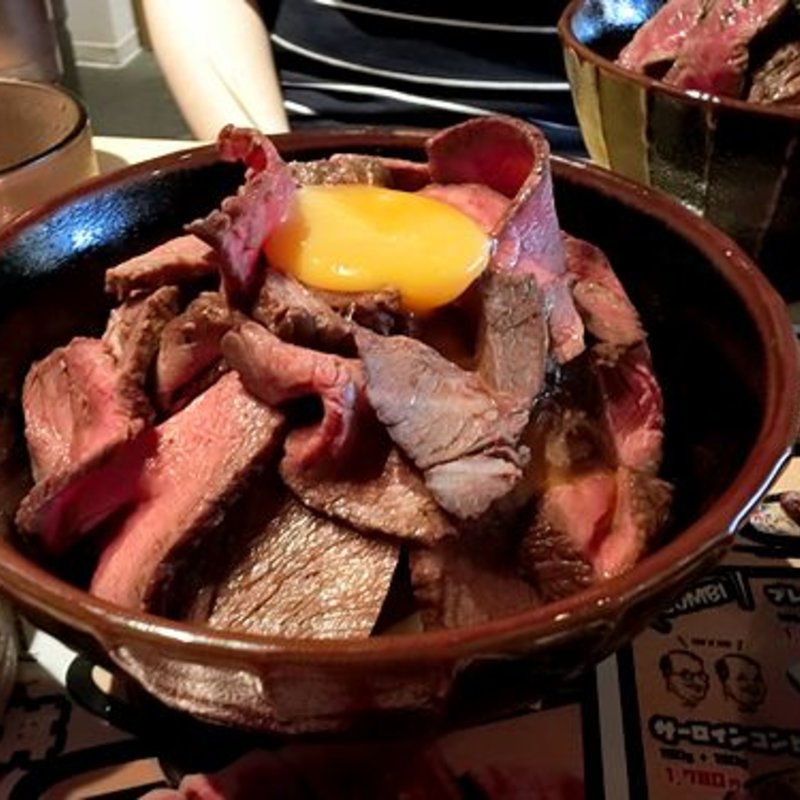 ローストビーフ丼(ステーキロック)