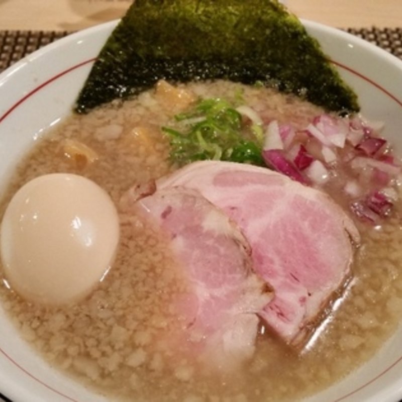 味玉背脂煮干しそば(セアブラノ神 壬生本店)