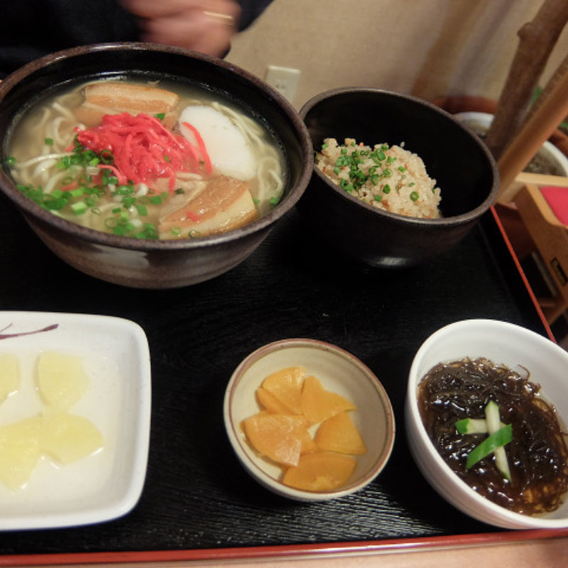 ソーキ蕎麦定食(そば処 琉風 （そばどころ りゅうふう）)