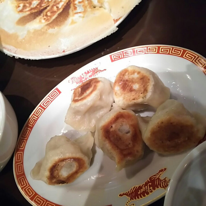 ジューシー焼き餃子(タイガーキング 町田店)