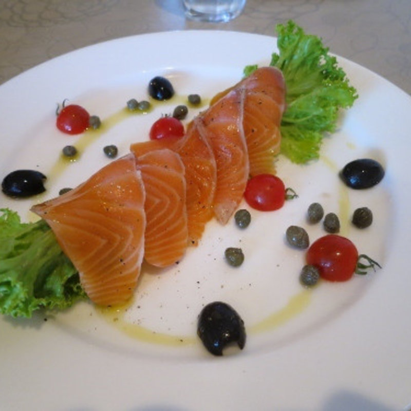 自家製サーモンマリネ(ダイニングカフェ ジャノス)