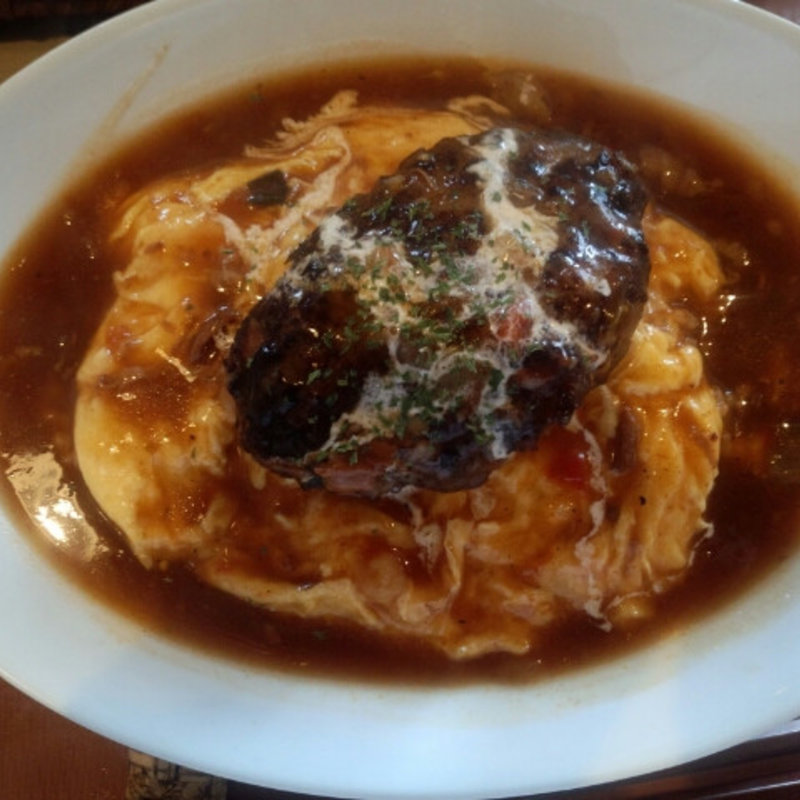 ハンバーグオムライス(オガッシ)